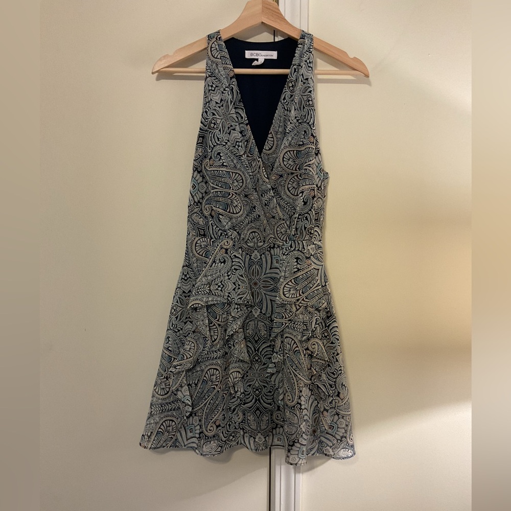BCBGeneration Short Sleeve Faux Wrap Paisley Floral Pattern Ruffle Dress Size 2